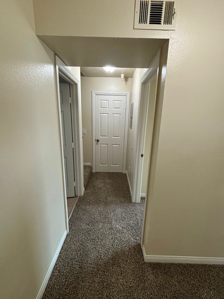 Building Photo - 216 E 97th St