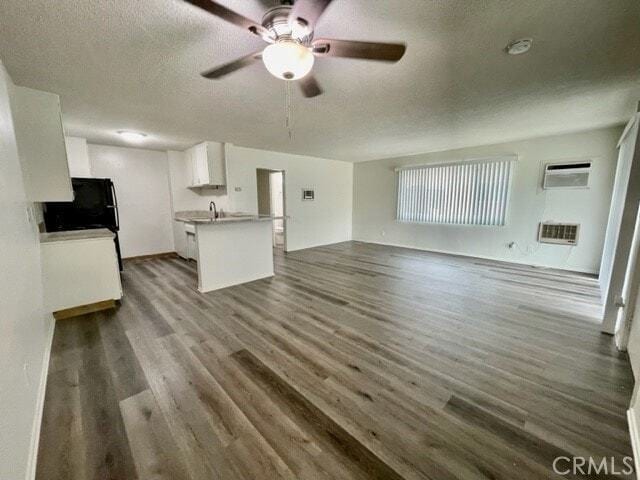 Building Photo - 685 E Vista Chino