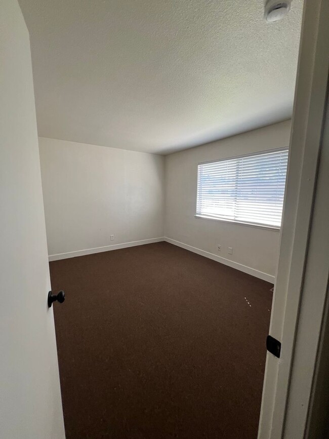 Building Photo - Two Bedroom Condo for Rent in Vacaville