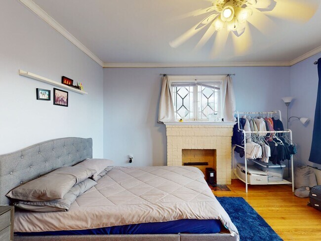 Building Photo - Fenway 3 Bed – Heat & Water Included – 1,003 Sq Ft – 9/1