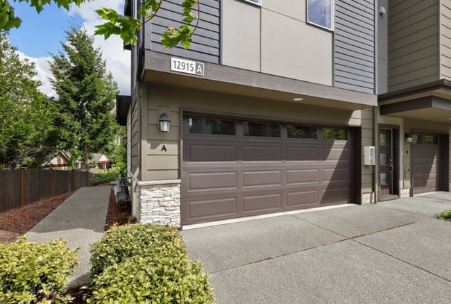 Building Photo - 12915 20th Dr W