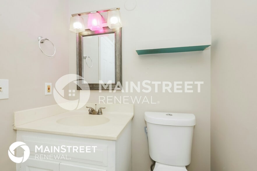 Building Photo - 528 Piccadilly Row