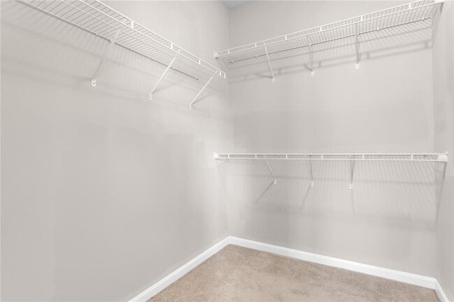 Building Photo - 3610 Crowchild Dr