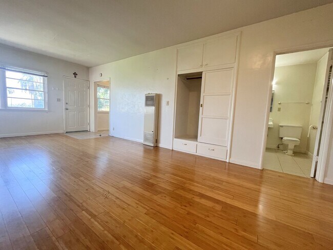 Building Photo - 11414 Loma Vista Dr