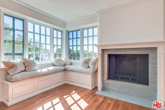 Building Photo - 13203 Dewey St