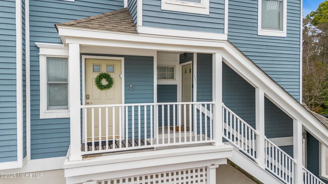 Building Photo - 336 E Lacey Rd