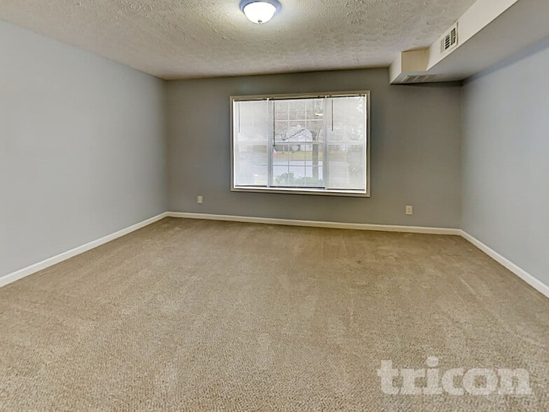 Building Photo - 641 Delay Way