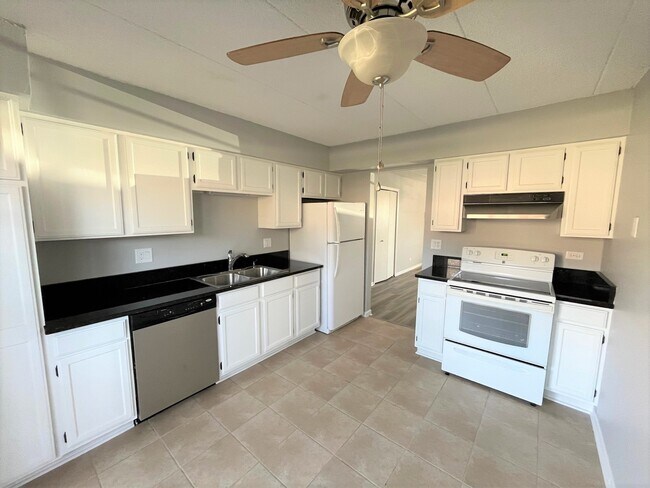 Building Photo - 1504 W Jefferson Ave