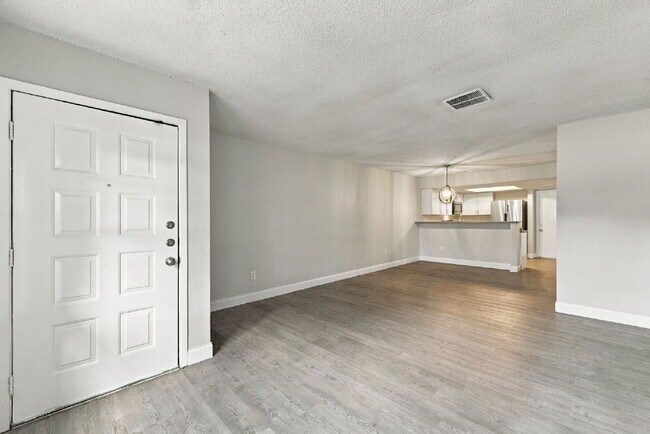 Building Photo - 7203 Timbercreek Dr