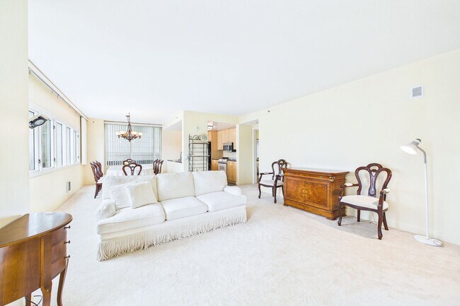 Building Photo - 2BR/2BA Corner Condo w/ Parking | Post International – Lower Pacific Heights