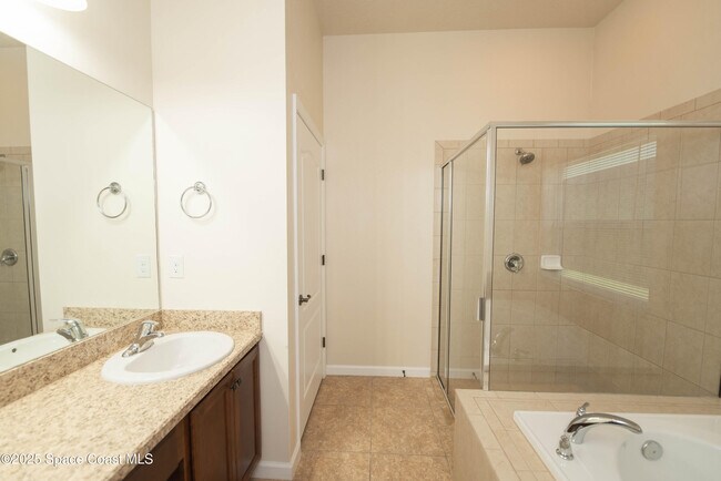 Building Photo - 3136 Constellation Dr