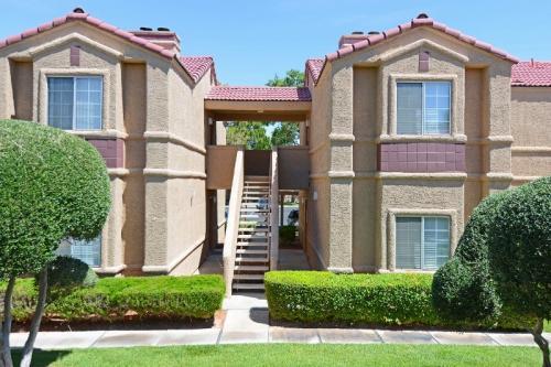 Building Photo - 7000 Paradise Rd