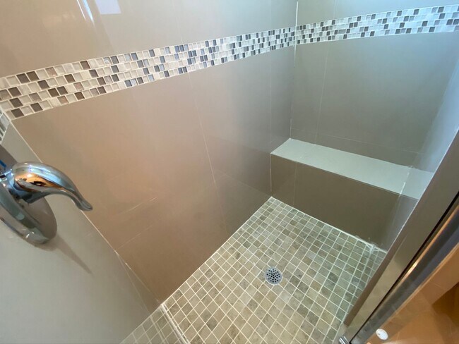 Building Photo - 3Bed/2.5 Bath Townhome, Mcallen TX