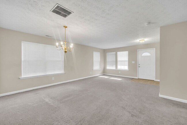 Building Photo - PRICE DROP!!! 3 BEDROOM 2.5 BATH SOUTH FULTON HOME!!
