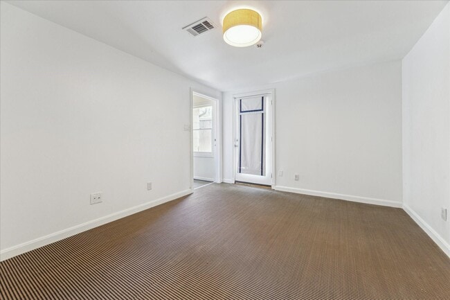 Building Photo - 1802 Lexington St