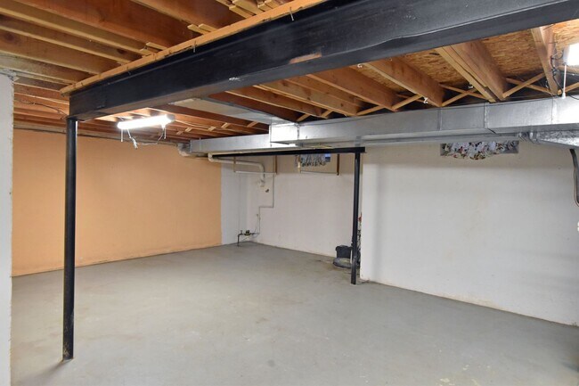 Building Photo - Shelby Township-2 Bedroom Duplex with Basement, Deck & Attached Garage