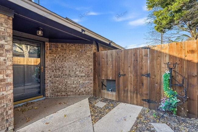 Building Photo - 2218 Prairie Creek Trail