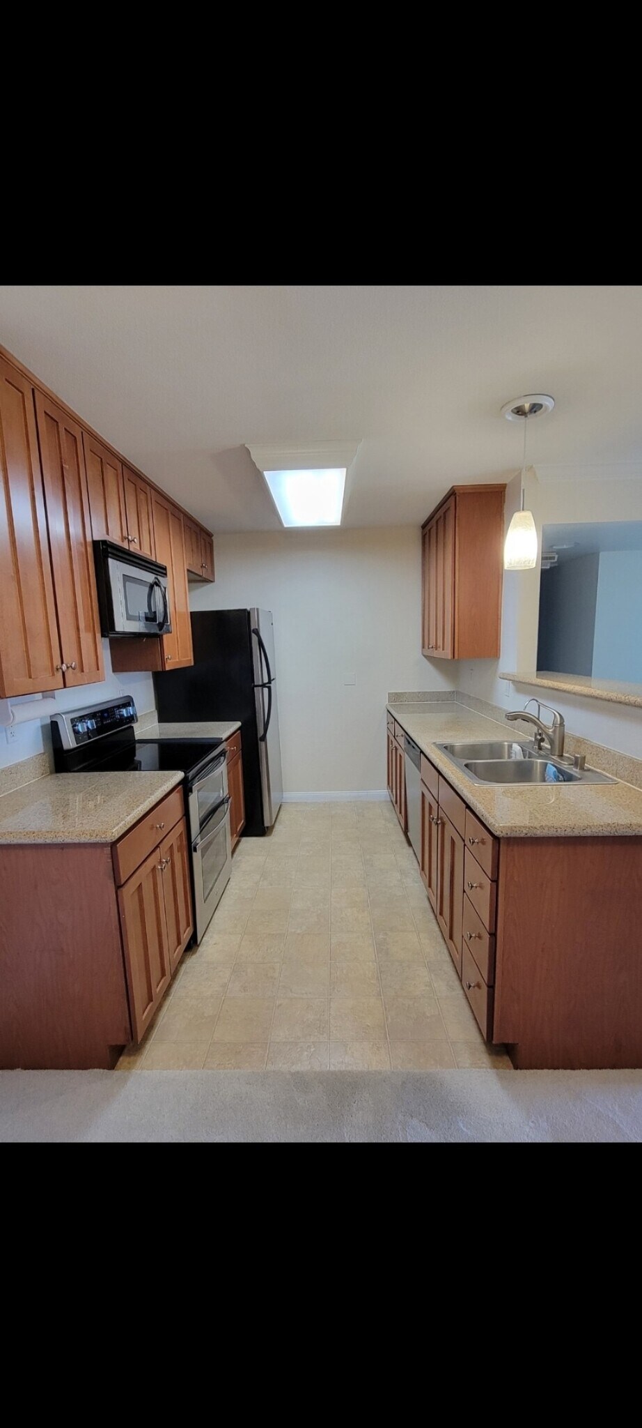 Building Photo - 180 Chambers St