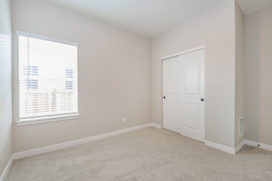 Building Photo - 9462 Truckee Ct