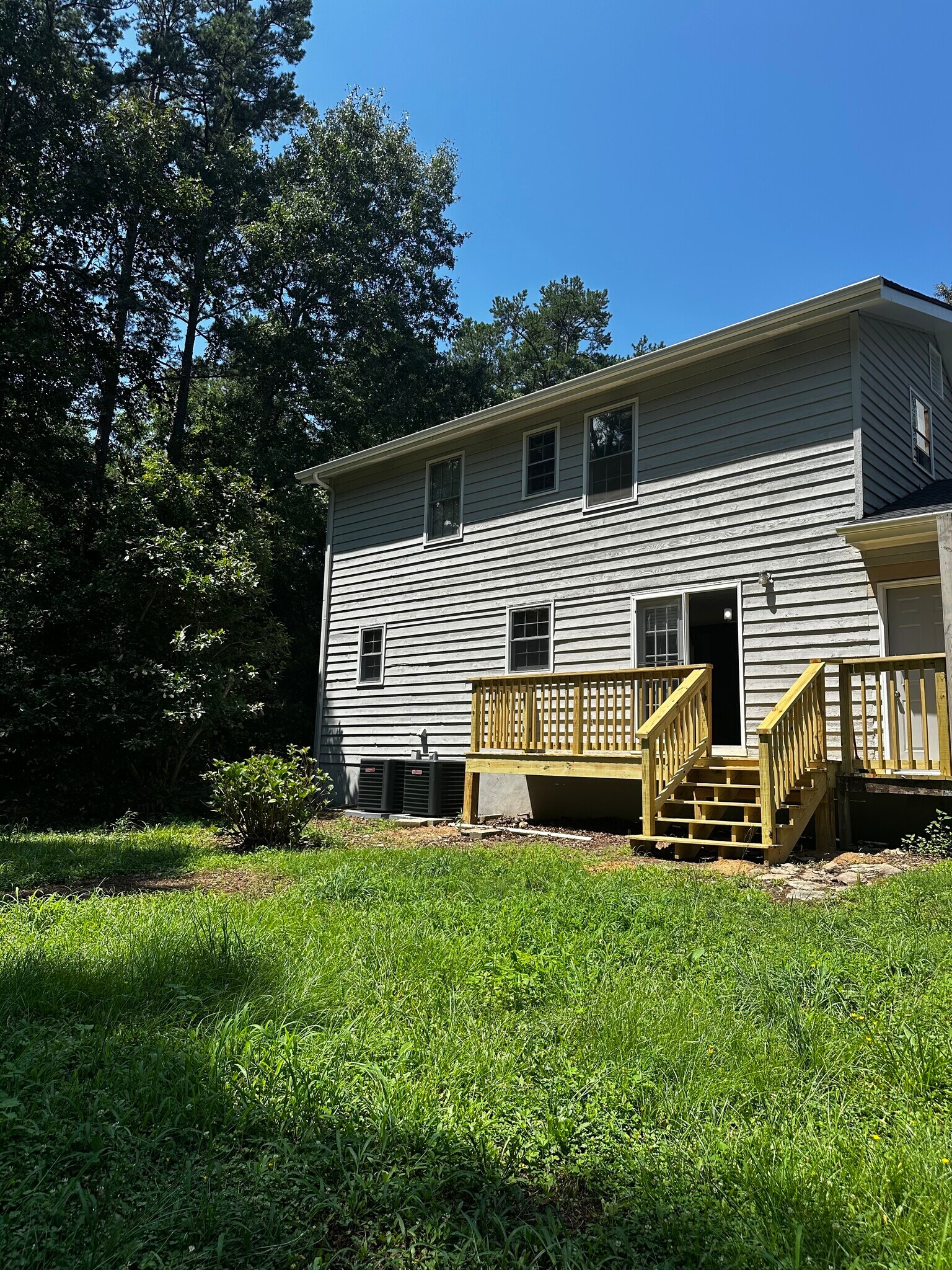 Building Photo - 14 Country Ln SE