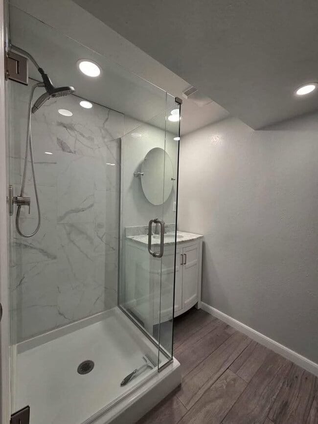 Primary Photo - Low maintenance 3 bedroom!