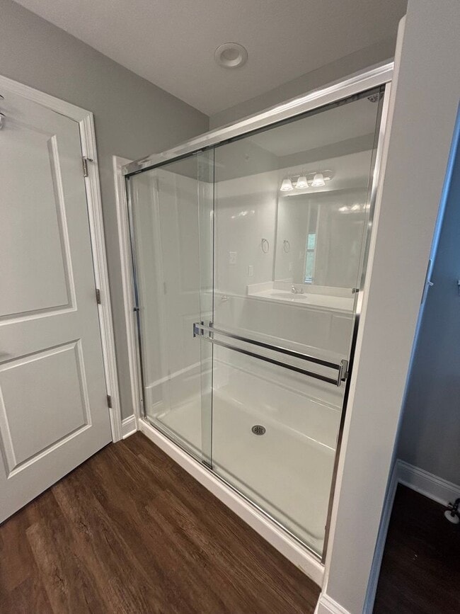 Building Photo - Beautiful Townhome in Washington! - 3 Bedroom
