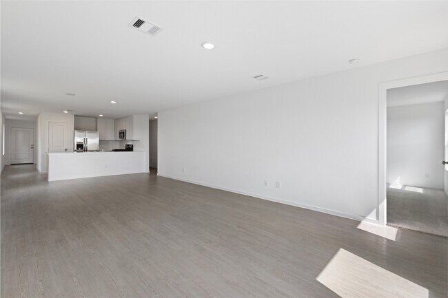 Building Photo - 16854 Great Highlands Dr