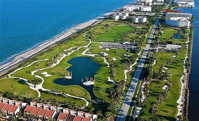 Building Photo - 2560 S Ocean Blvd