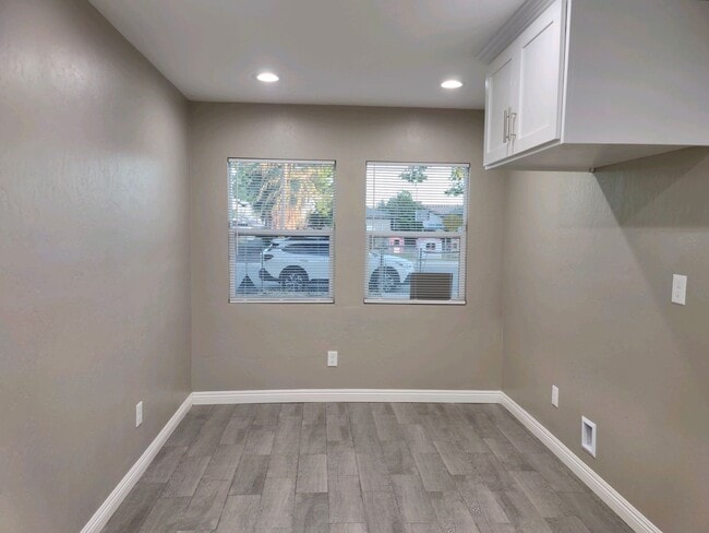 Building Photo - READY NOW! Newly Renovated! 4 Bdrm + Large Fenced Yard