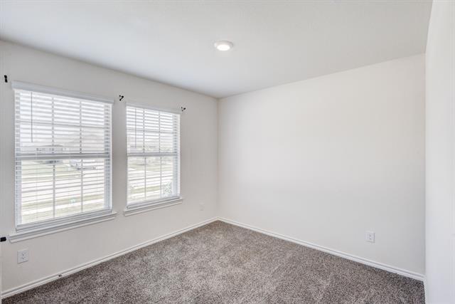 Building Photo - 2940 Lawson Dr