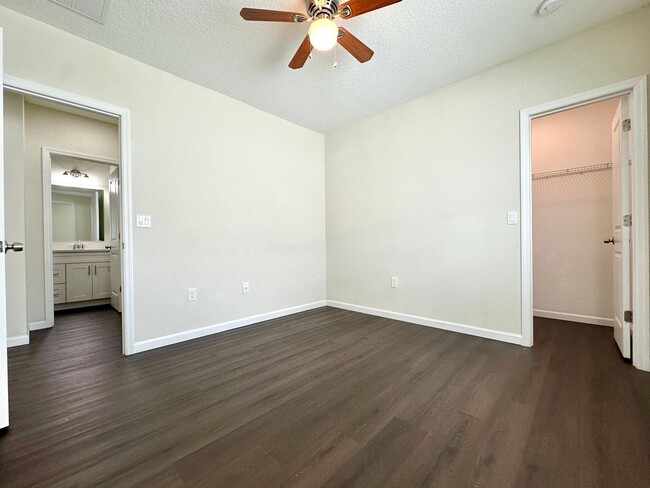 Building Photo - Live smart & stylish in this modern 3BR Eu...