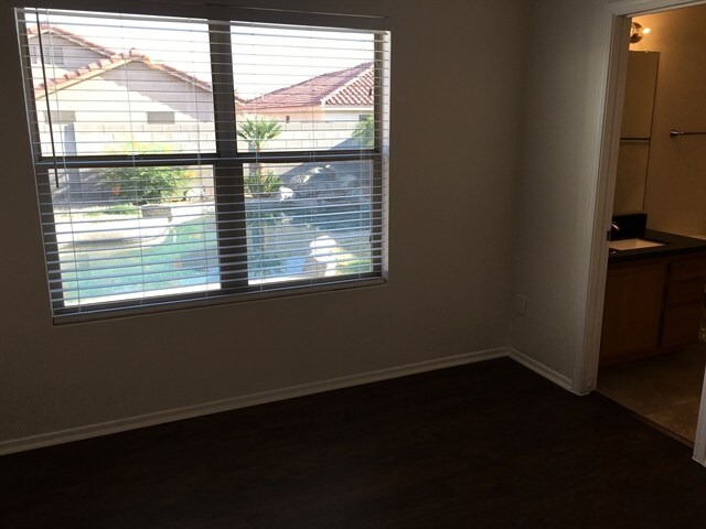 Building Photo - 10533 W Sands Dr