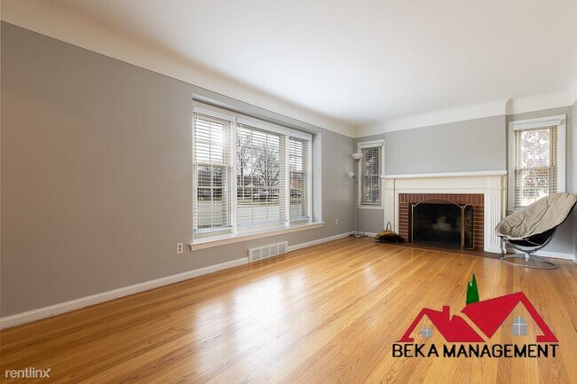 Building Photo - 3 br, 1.5 bath House - 22600 Outer Dr