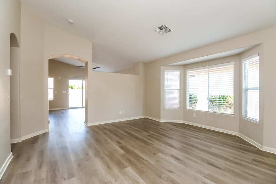 Building Photo - 1652 N Serina