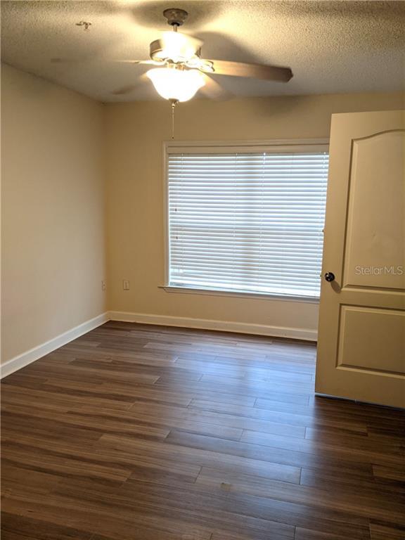 Building Photo - 2025 Dixie Belle Dr