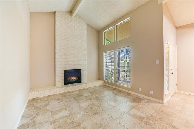 Building Photo - 7919 Ridgeline N