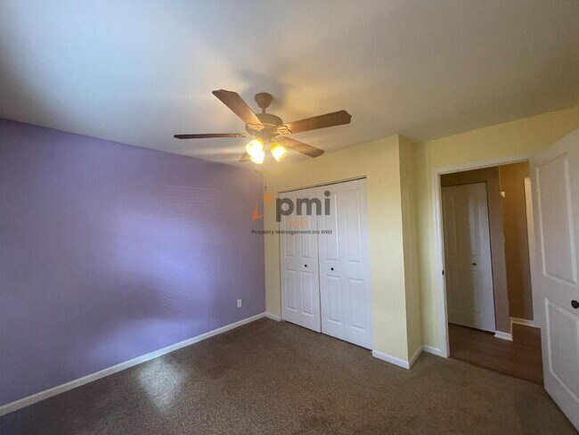 Building Photo - 10880 Mississippi St