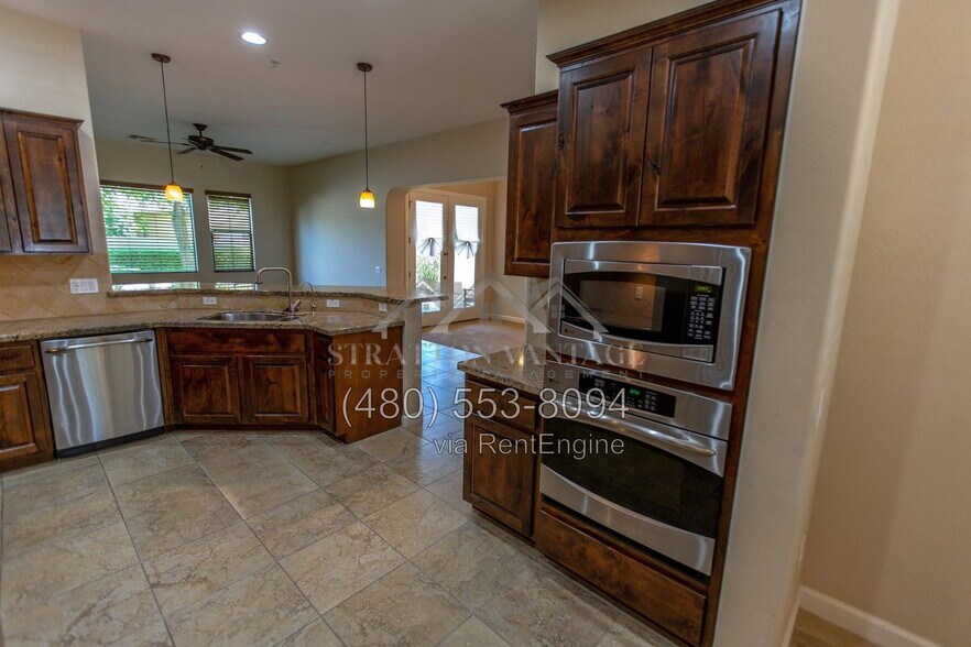 Building Photo - 4700 S Fulton Ranch Blvd