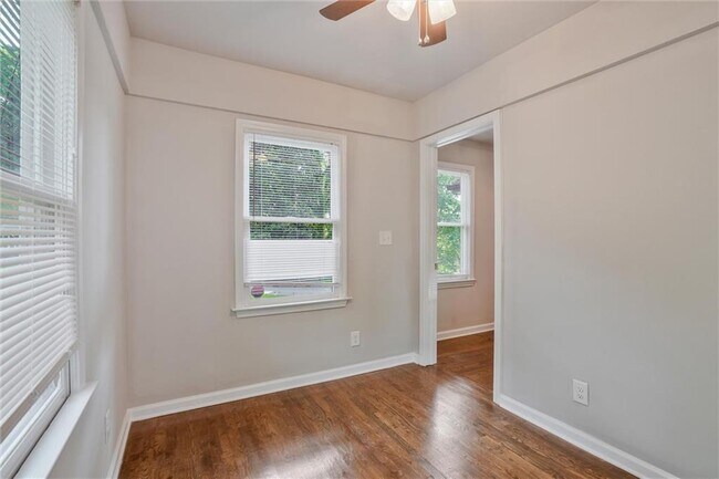 Building Photo - 1834 Ridgeland Dr