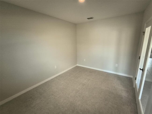 Building Photo - 45 Wellwood Ln