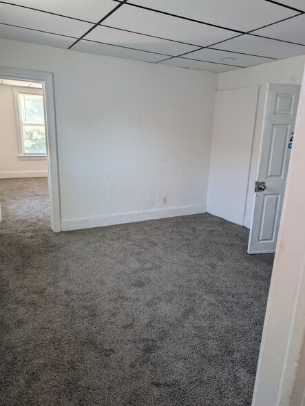 Building Photo - 1219 Huron Ave