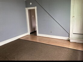 Building Photo - 653 Morgan St