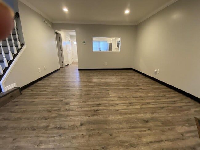 Building Photo - 1018 Dartmouth Glen Way