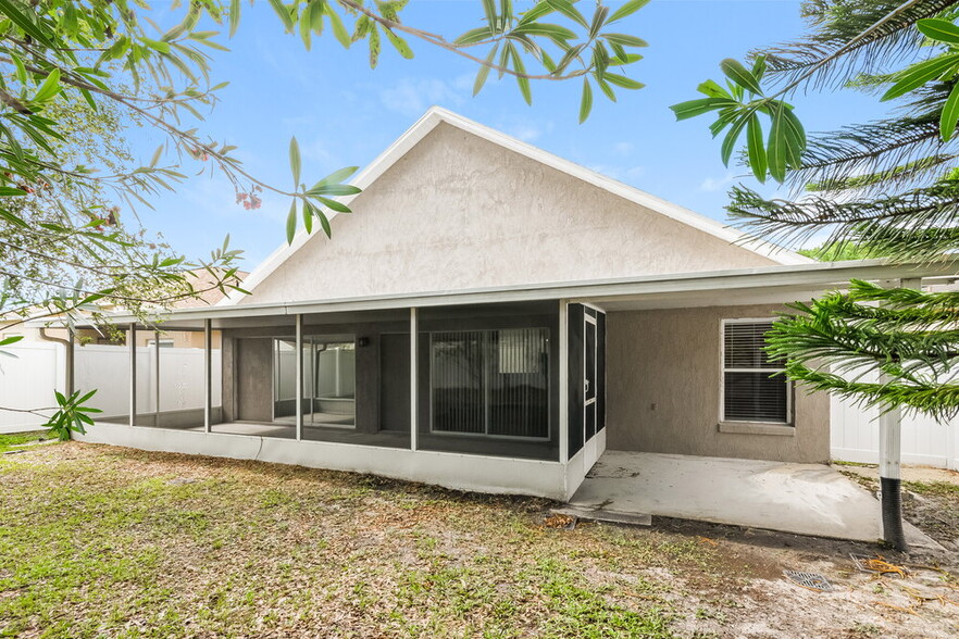 Building Photo - 1718 Putney Cir