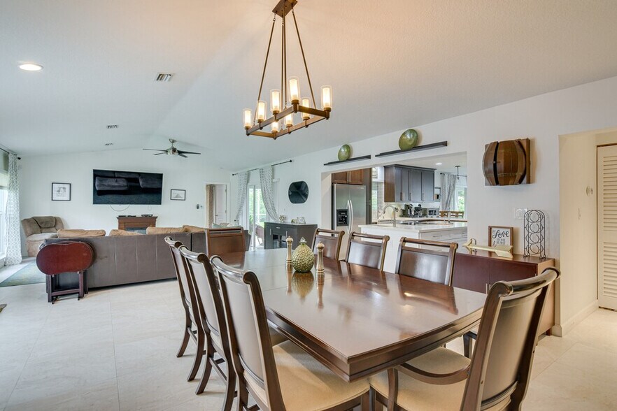 Building Photo - 15300 SW 164th St