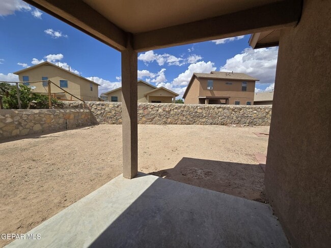 Building Photo - 14275 Ranier Point Dr