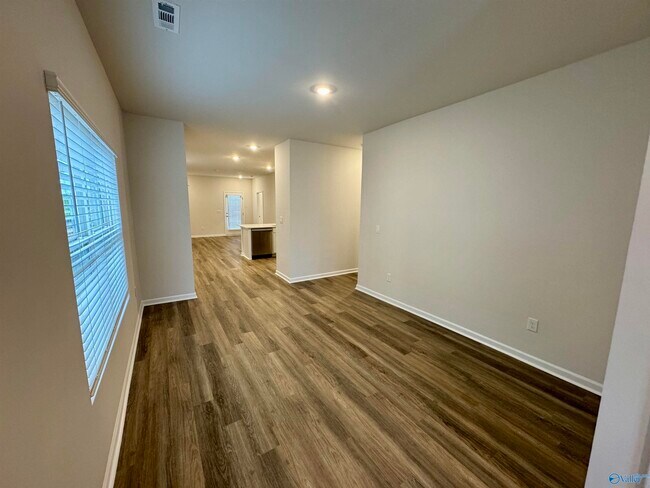 Building Photo - 3240 Cool Spgs Ave SW