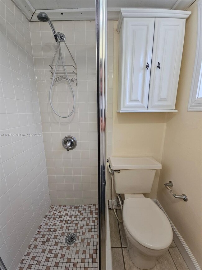 Building Photo - 1341 SW 124th Ct