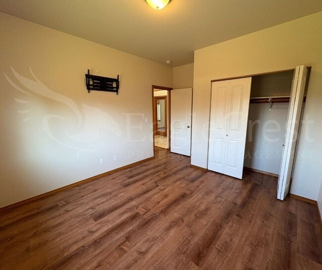 Building Photo - Three Bedroom, Two Bathroom House in Chape...