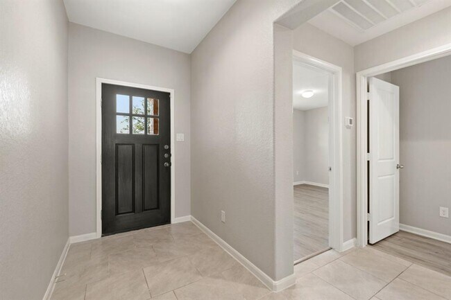 Building Photo - 18314 Pelham Holw Trl